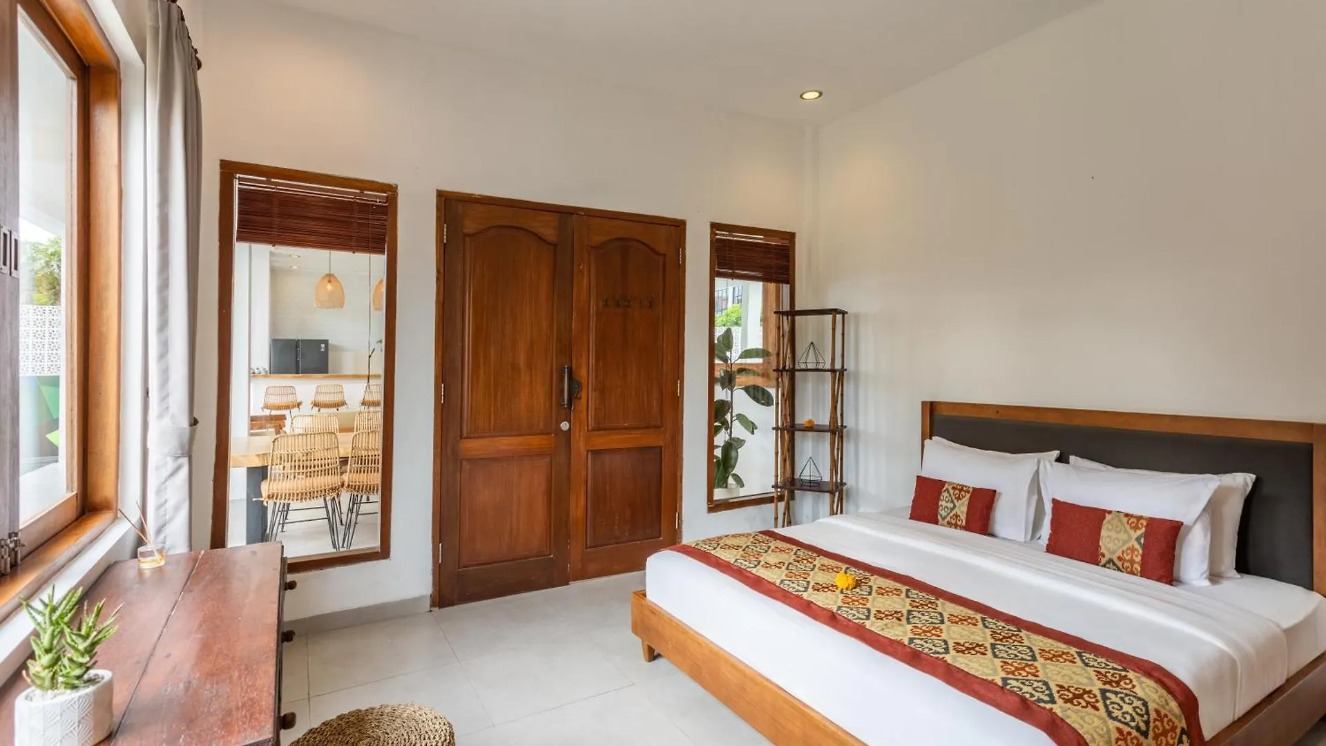 5 Bedroom Entire Villa In Berawa Canggu Dalung  Indonesia