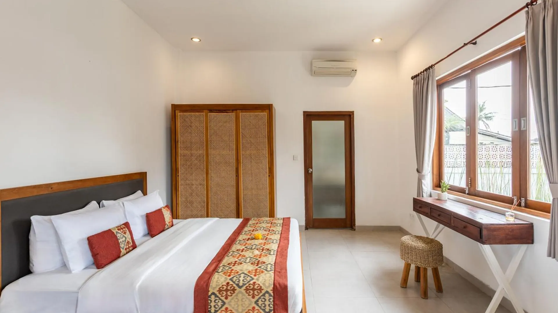 5 Bedroom Entire Villa In Berawa Canggu Dalung  0*, Dalung (Bali) Indonesia