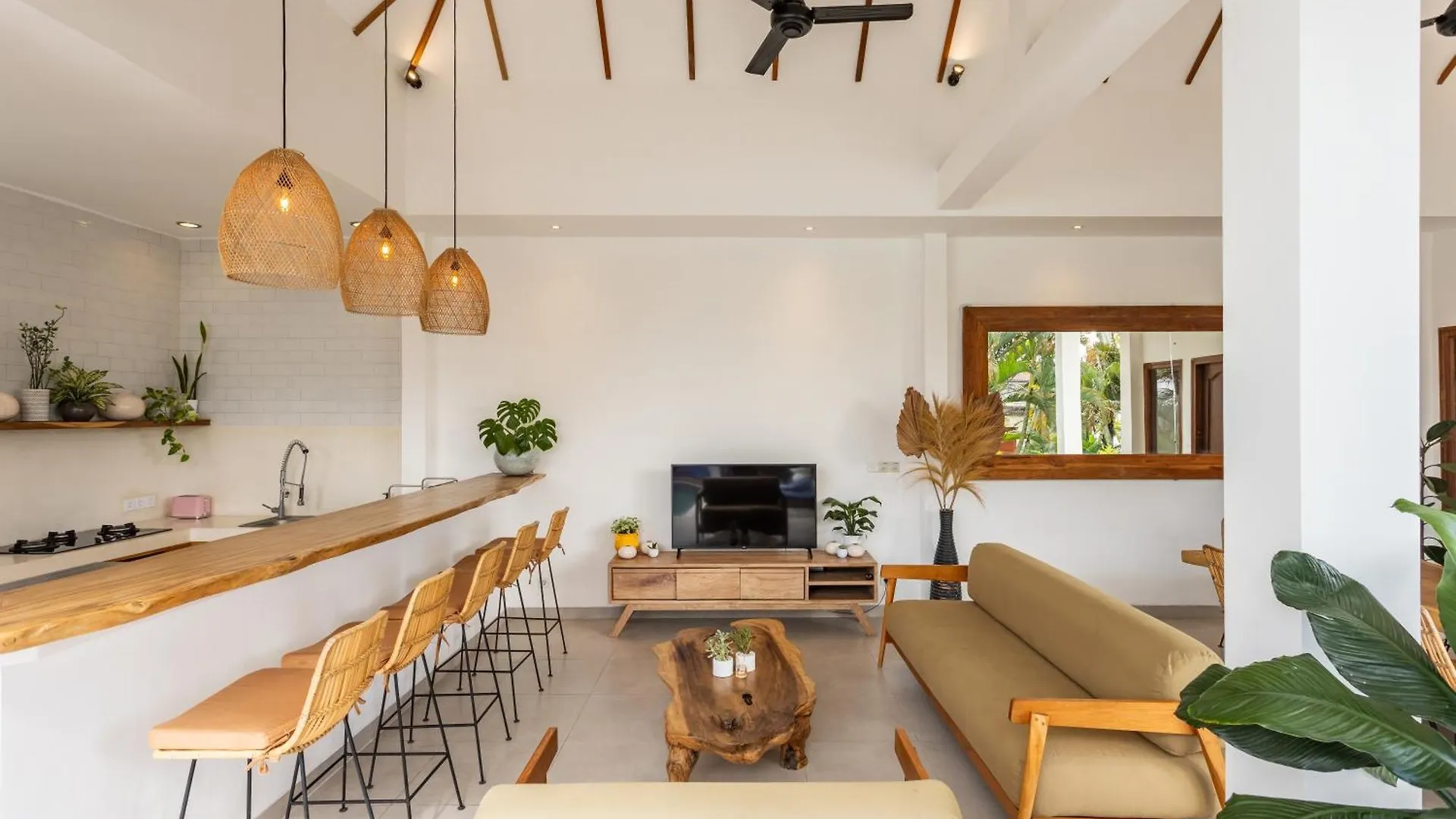 5 Bedroom Entire Villa In Berawa Canggu Dalung